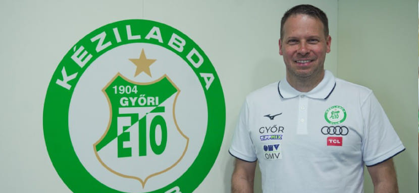 Венгрия. "У меня было несколько запросов на пост главного тренера, но я чувствовал, что моё место здесь". Урош Брегар остаётся в "Дьёре"