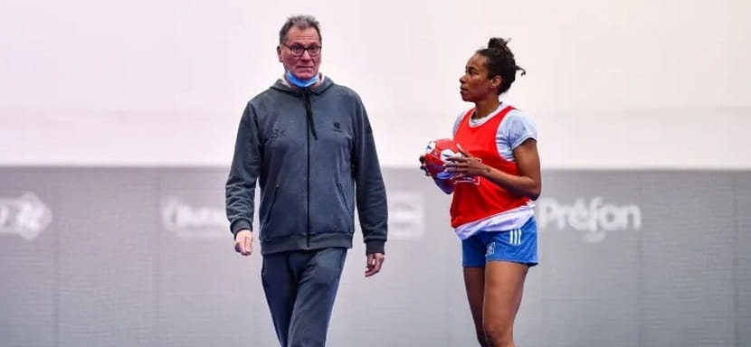 Олимпиада. Оливье Крюмбольц: "Уже завтра будет назначен капитан сборной Франции. Но это точно не Амандин Лейно"