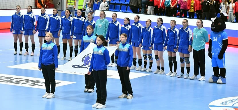 Сегодня гандболистки "Динамо-Синары" посетят футбольный матч между сборными России и Ирана