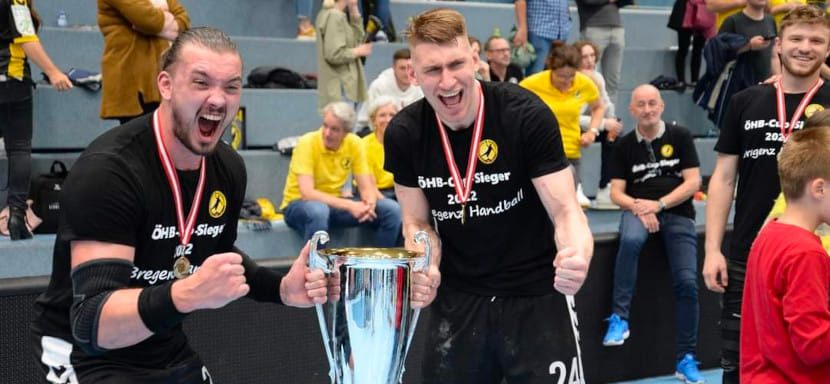 Австрия. Российский левый полусредний "Брегенца" Михаил Виноградов вошёл в сборную лучших игроков национального чемпионата