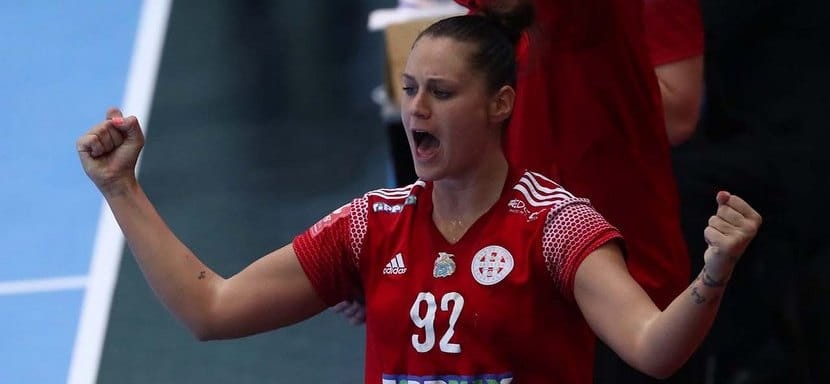 Венгрия. В "Дебрецене" белоруски Карины Ежиковой новый капитан. Им стала левая полусредняя Дора Хорняк