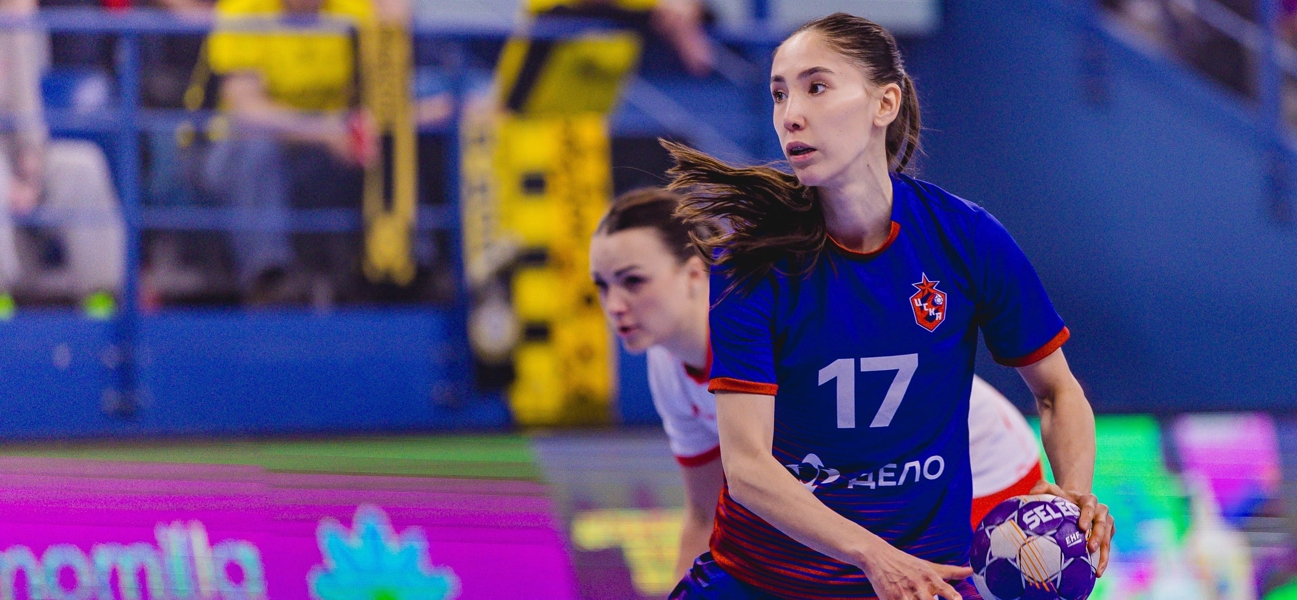 Правая крайняя московского ЦСКА Альбина Мурзалиева успешно прооперирована после перелома руки