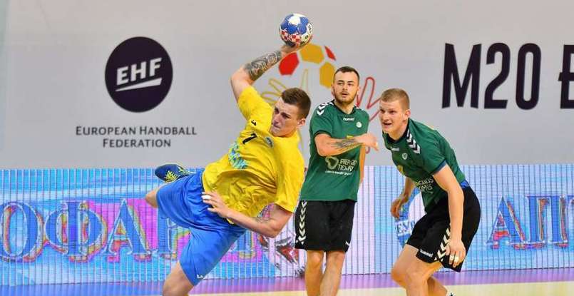 Суперлига. Линейный запорожского "Мотора" Иван Бурзак до конца сезона на правах аренды будет выступать за "Таганрог"-ЮФУ