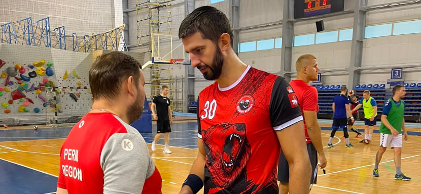 Межсезонье. "Пермские медведи". Дмитрий Богданов: "Тут же белые ночи — лето лучше астраханского!"