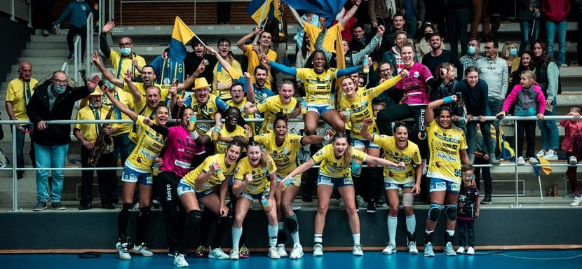 Франция. "Бур-де-Пеж" и "Пари-92", преследующие "Мец", одержали победы в девятом туре женского чемпионата и еще два результата среды