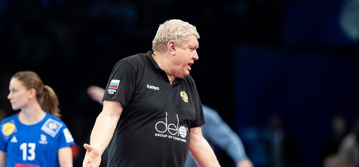 ЧЕ-2018. Евгений Трефилов о признании Анны Вяхиревой MVP: "Мы проиграли, стоим по пояс кое в чем, а один игрок во фраке?"