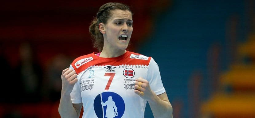 Дания. "Хернинг-Икаст", соперник "Лады" по группе Европейской лиги, продлил контракт с беременной норвежкой Стине Скогранд