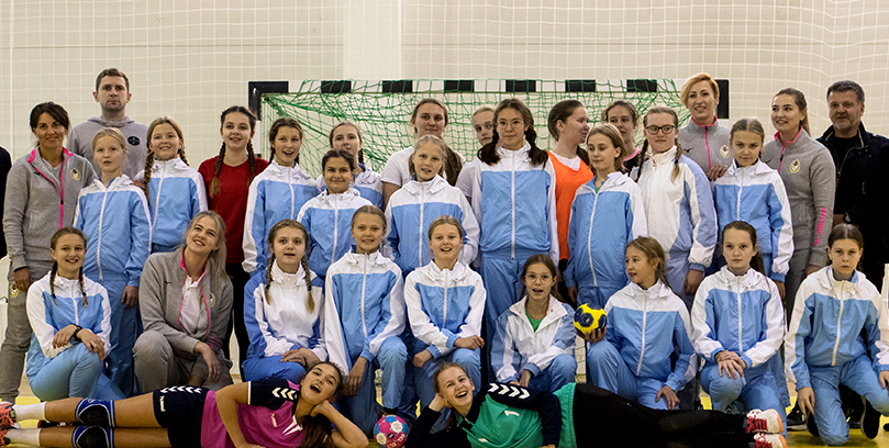 Гандболистки ЦСКА провели мастер-класс в Пансионе воспитанниц Министерства обороны 