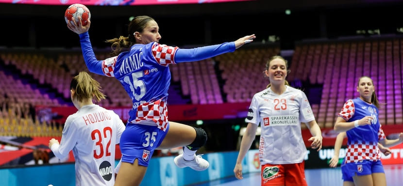 ЧЕ-2020. Сборная Хорватии победила команду Дании и завоевала бронзовые медали. У победительниц Стела Посавец и Катарина Ежич забросили по пять мячей