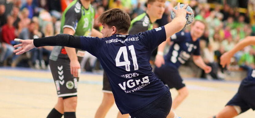 Иван Курчев, сын экс-полусреднего сборной Беларуси Андрея Курчева, продлил контракт с клубом "Биссендорф" из Д3 Германии