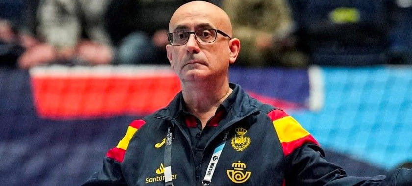 ЧМ-2023. Испанские тренеры возглавляют 6 команд на турнире. Почти в половине сборных у руля стоят иностранные специалисты