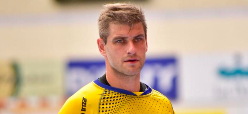 Испания. 39-летний победитель Лиги чемпионов Юлен Агинагальде продлил контракт с "Бидасоа", а также стал спортивным директором клуба