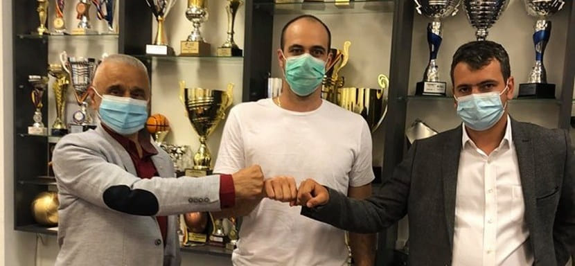 Румыния. Плеймейкер Энрике Тейшейра продолжит карьеру в "Бухаресте"