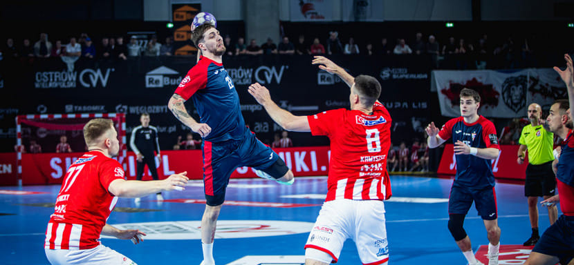 "Островия" белоруса Дмитрия Смоликова повела в бронзовой серии польского чемпионата против "Гурника"