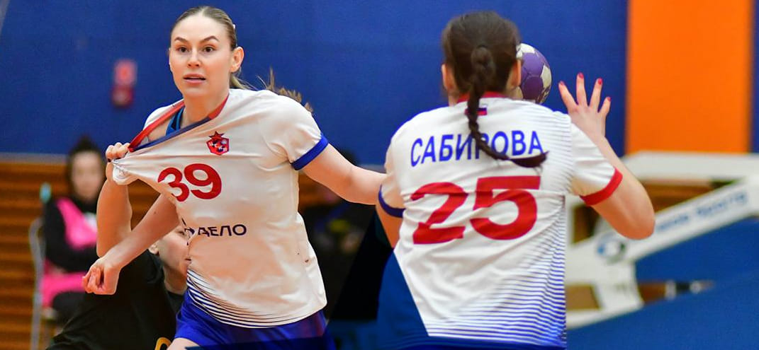 Московский ЦСКА в Майкопе разгромил АГУ-"Адыиф" в матче женского чемпионата России. Полина Маркина отразила 51% бросков