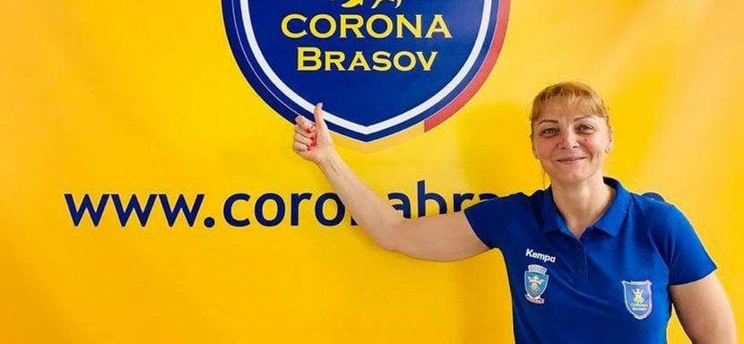 Румыния. "Корона" из Брашова начнет новый сезон во втором дивизионе под руководством вице-чемпионки мира-2005 Симоны Гогырлэ