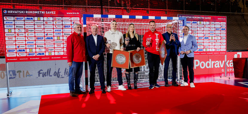 Лучшими игроками Хорватии в 2025 году признаны вратари — Доминик Кузманович и Луция Бешен