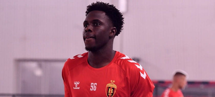 Португальский полусредний "Вардара" Нилтон Мелу потерял сознание во время матча с "Тиквешом" после удара по голове (ВИДЕО)