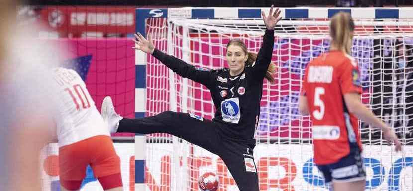 Дания. Норвежка Эмили Сандо, покинувшая "Битигхайм", составит вратарский дуэт с Шаной Массон в "Хорсенсе"