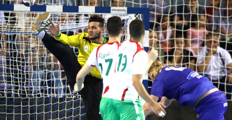 "Вардар" укрепляет вратарскую линию. Замена Арпаду Штербику и Страхине Миличу найдена в испанском "Пуэнте-Хениле". Это алжирец!