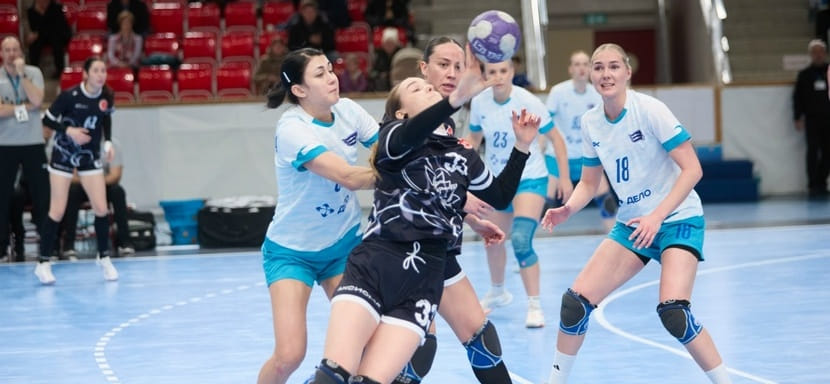 В женском чемпионате России четвертьфинальное противостояние стартует между командами из Астрахани и Новороссийска