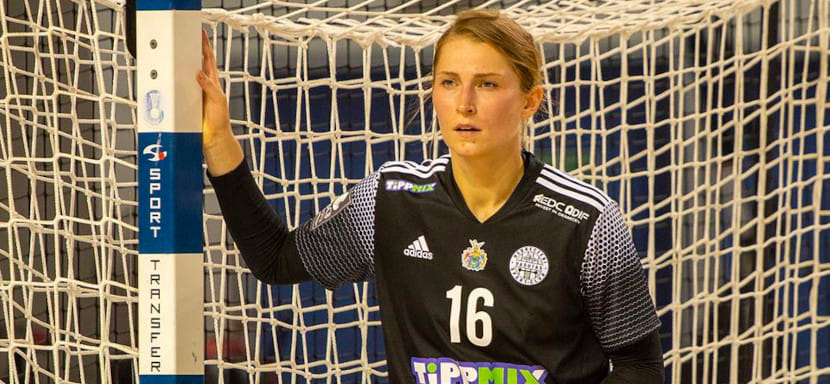 Венгрия. Вратарю "Дебрецена" и сборной Германии Анн-Катрин Гигерих была проведена операция. Восстановление займет не менее полугода