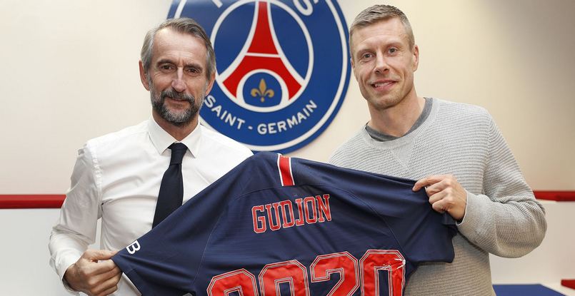 Франция. Гудьон-Валур Сигурдссон продолжит карьеру в "ПСЖ"