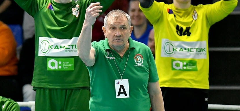 Дмитрий Бочарников: "У "Каустика" в составе два ветерана 1987 года, остальные — родились уже в 21-м веке. И ни одного игрока 90-х годов"