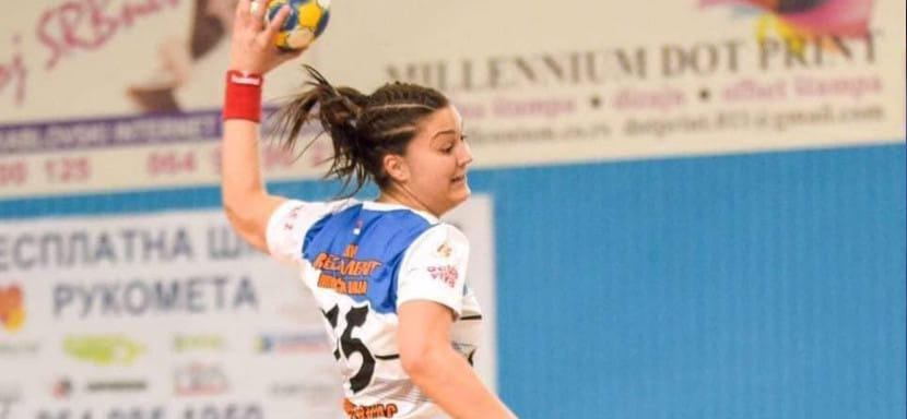 Венгрия. 25-летняя правая полусредняя сборной Сербии Ана Томкович подписала контракт с "Дунауйварошем"