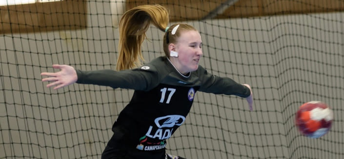 Спартакиада-2022. 17-летняя вратарь Вера Савельева войдёт в состав взрослой команды Самарской области на соревнованиях в Звенигороде