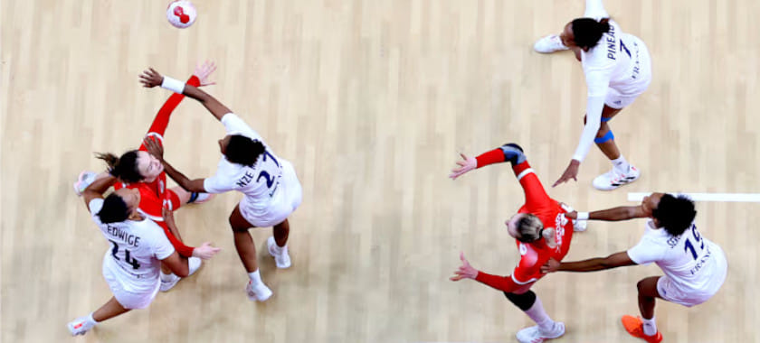 Снова "сине-бело-красные"? Где будут играть? Как смотреть женский турнир ОИ-2024? Олимпийское превью