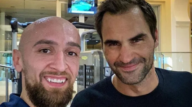 Две легенды — российский гандболист Тимур Дибиров и швейцарский теннисист Роджер Федерер — встретились в Дубае (ФОТО)