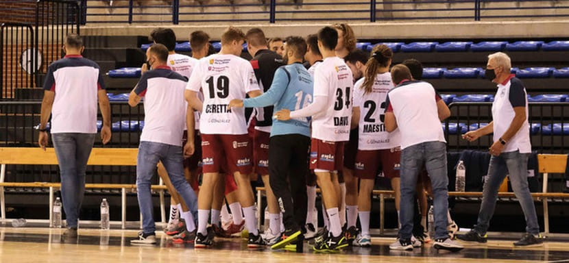 Испания. "Логроньо" пропустит еще один матч чемпионата страны из-за коронавируса. Команда остается вне игры как минимум до 1 октября