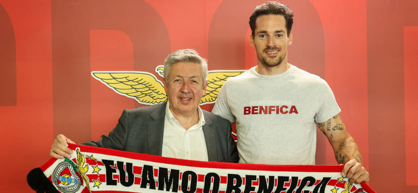 Португалия. Правый крайний из Германии Оле Рамель продлил контракт с лиссабонской "Бенфикой"