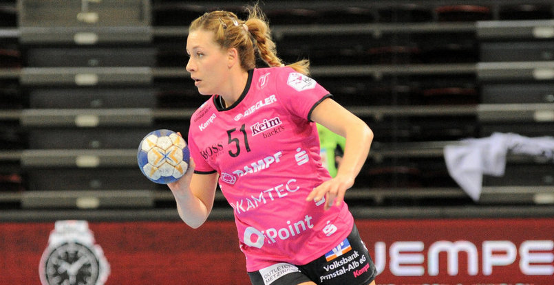 Германия. Полусредняя "Метцингена" Мария Обрадович по-прежнему не восстановилась после травмы колена