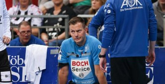 Германия. Матч "Ганновер" — "Киль" заканчивал один арбитр. Второй рефери получил травму