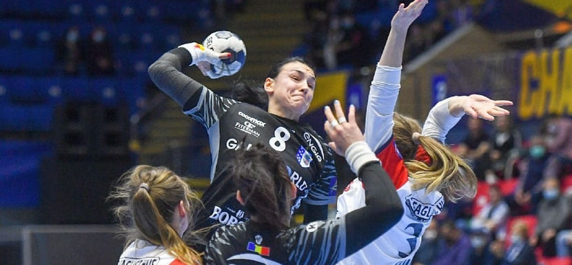 Delo Лига чемпионов. Лидер "Бухареста" Кристина Нягу стала лучшим бомбардиром группового этапа. Грас Заади — 7-я, Ана Грос — 10-я