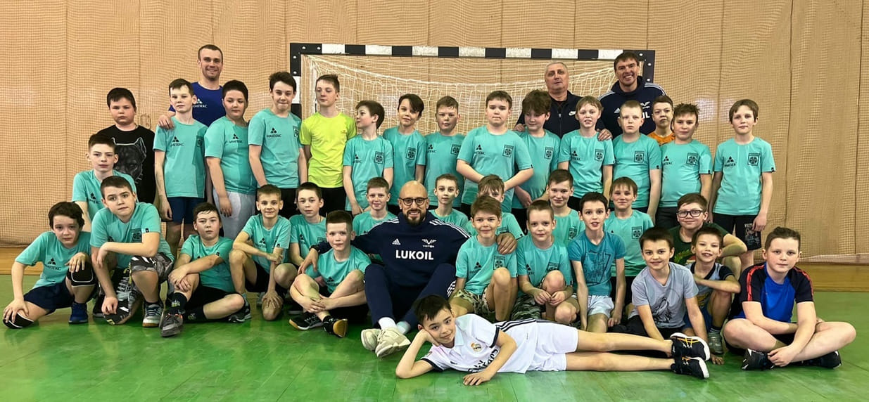 Olimpbet Суперлига. Тренеры "Виктора" Константин Игропуло и Алексей Пшеничный провели мастер-класс в Снежинске (ФОТО)