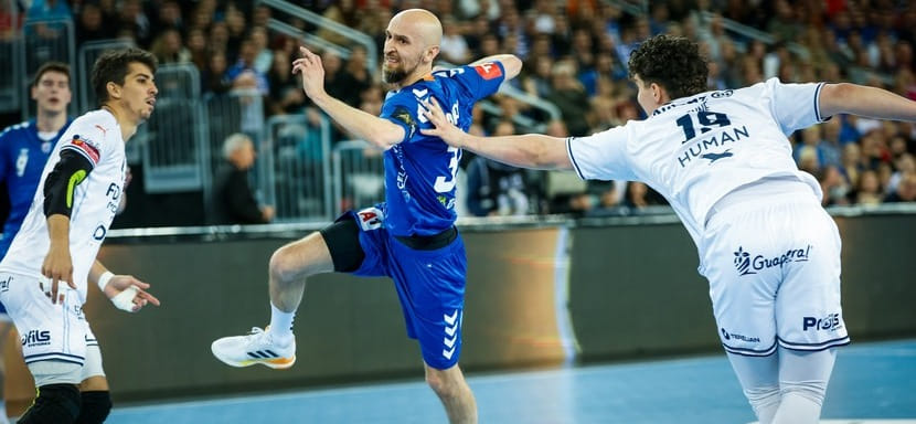 Балканы. Тимур Дибиров: "Многое видел в своей карьере, но, чтобы кто-то ударил делегата, с таким раньше никогда не сталкивался"