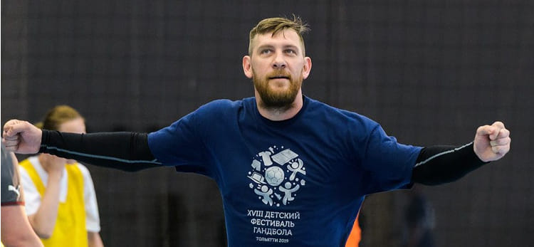 Olimpbet Суперлига. Александр Каширин сменит Ростислава Гринишина на посту старшего тренера "Лады"