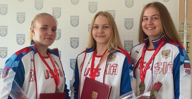 Глава города Тольятти поздравил игроков "Лады" с победой на чемпионате мира среди девушек