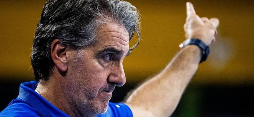 Главный тренер "Барселоны" Карлос Ортега и рулевой "Вислы" Хавьер Сабате получили штрафы от гандбольного суда ЕГФ