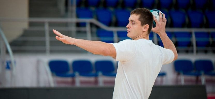 Украина. Капитан "Мотора" Захар Денисов принял участие в "Олимпийском уроке"