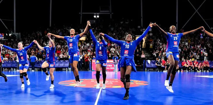 ЧЕ-2022. Оливье Крюмбольц: "Я очень доволен нашими молодыми гандболистками. Игра против Польши придаст им смелости и уверенности"