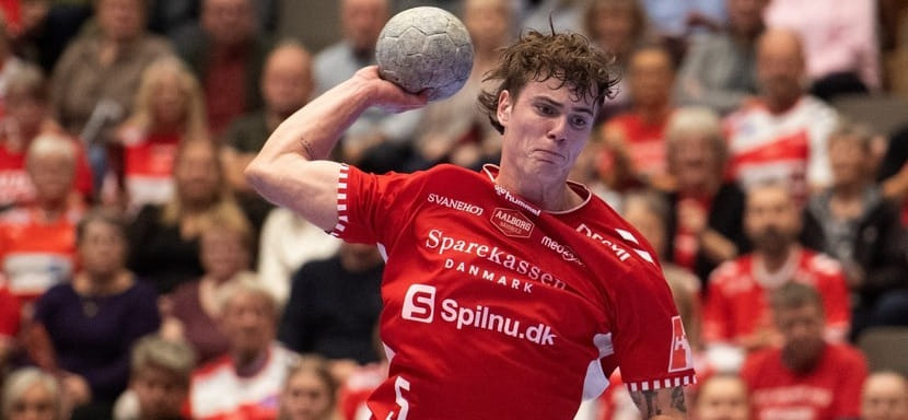 Дания. "Ольборг" отдал в аренду шведскому "Кристианстаду" левого полусреднего Виктора Клёве