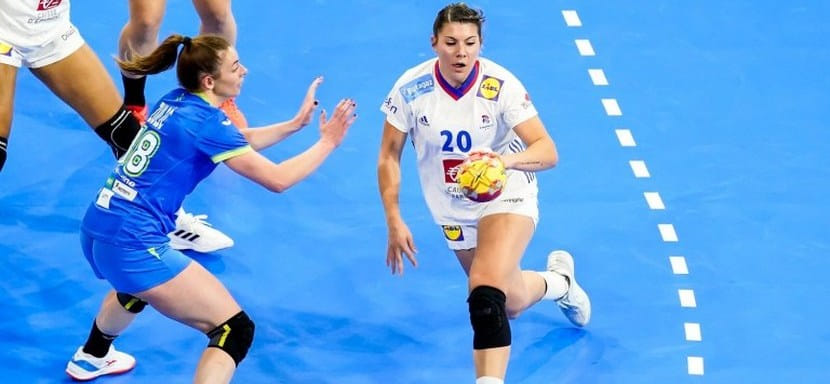 ЧМ-2021. Замена в сборной Франции: вместо правой крайней "Пари-92" Лоры Флипп в заявку включена полусредняя "Нанта" Орлан Аханда