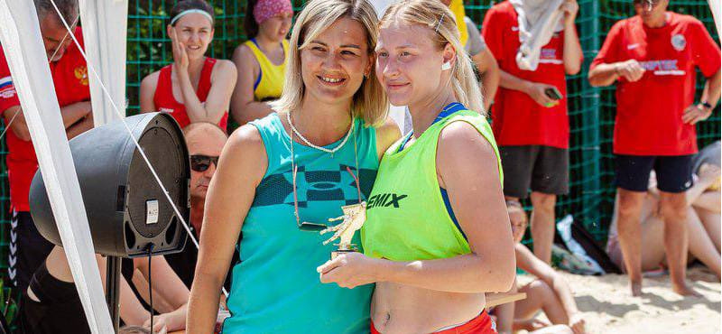 Пляжный гандбол. Голкипер "Ставрополья" Валентина Дегтярева: "Очень интересная игра. Непривычно, что бегать нужно не в кроссовках, а босиком"