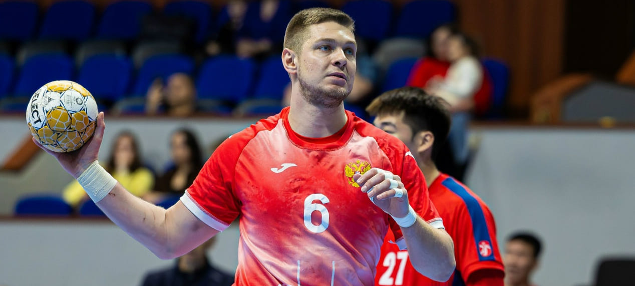 "Мы сделали себе и болельщикам хороший подарок на Рождество!" Виктор Фурцев — с итогами "Кубка Дружбы"