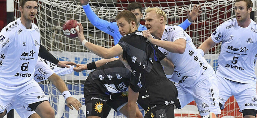 Бундеслига. "Киль" в гостях победил "Бергиш" и вышел на второе место в чемпионате