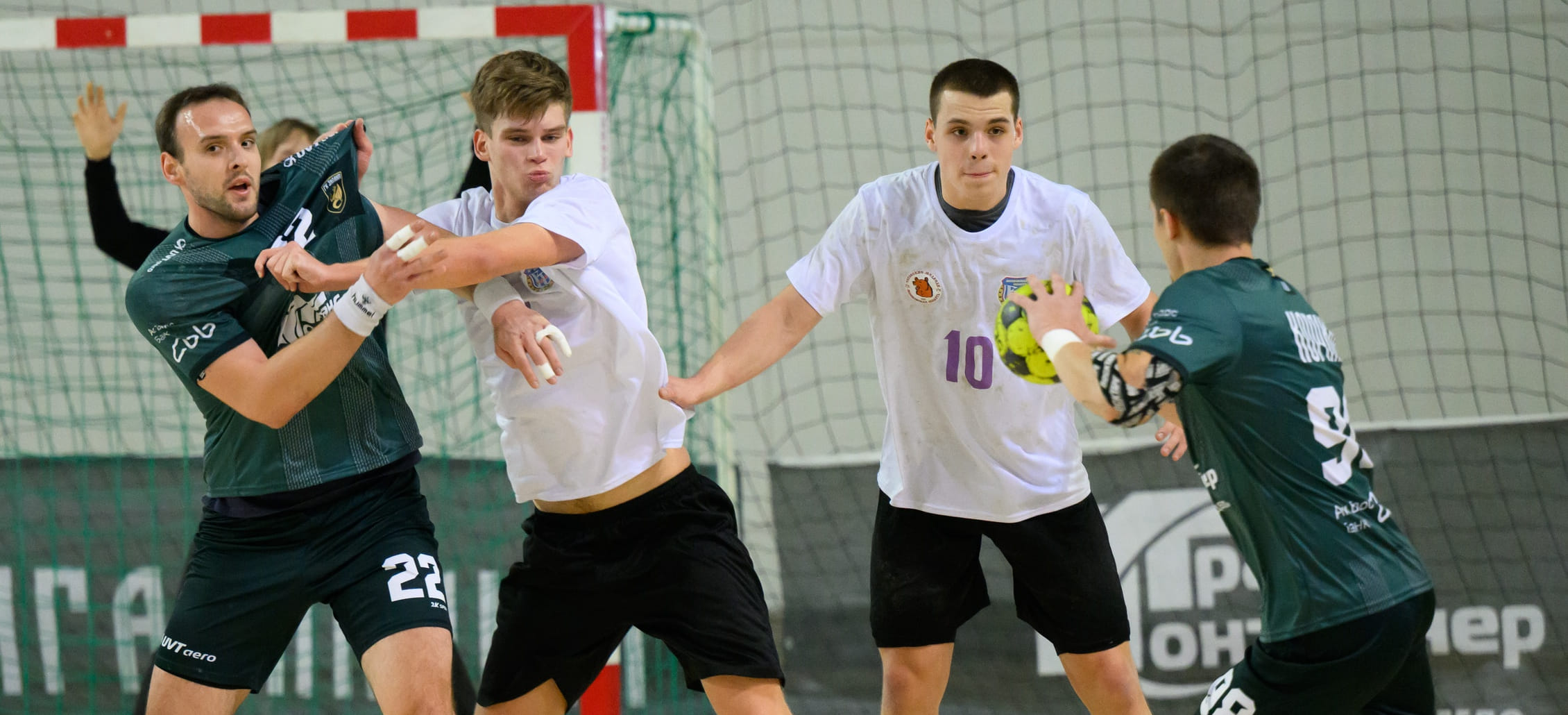 Крадущийся "Акбузат", затаившийся "дракон" и ростовский шопинг. Тайны межсезонья в мужской "вышке"